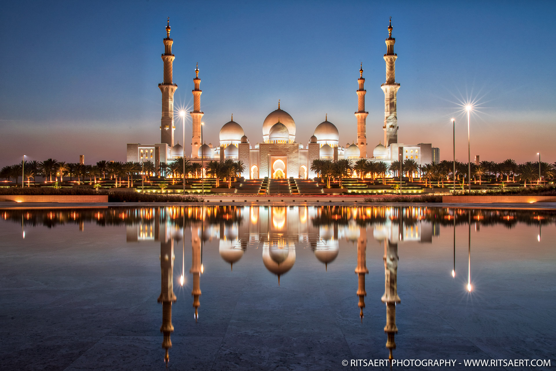 Sunset at Sheikh Zayed Grand Mosque - Abu Dhabi