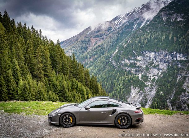 Porsche 911 - Stelvio Pass - Italy